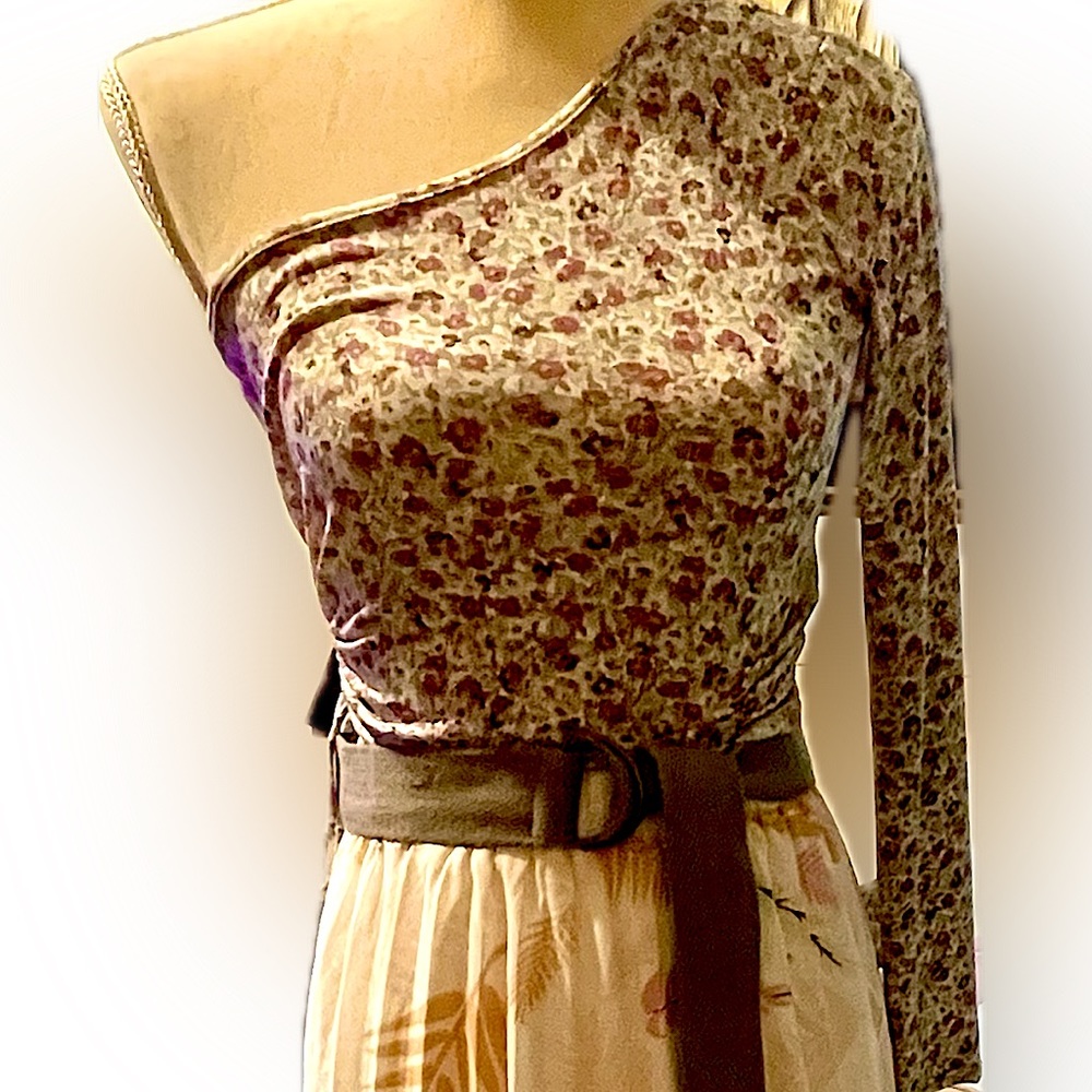 Cropped One-Sleeved Top S
